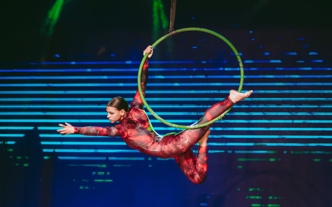 Vzdušná akrobacia - akrobacia na kruhoch - Aerial hoop